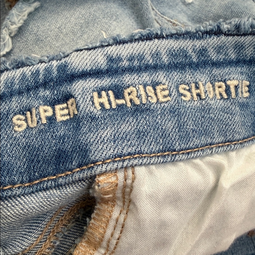 American Eagle Super High Rise Denim Jean Shorts Size 2 NEW Festival Distressed - Picture 3 of 4